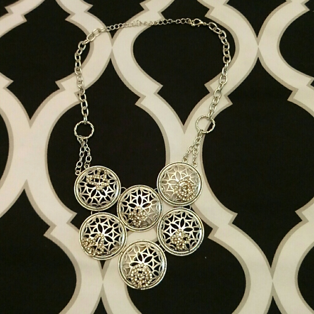 Statement necklace